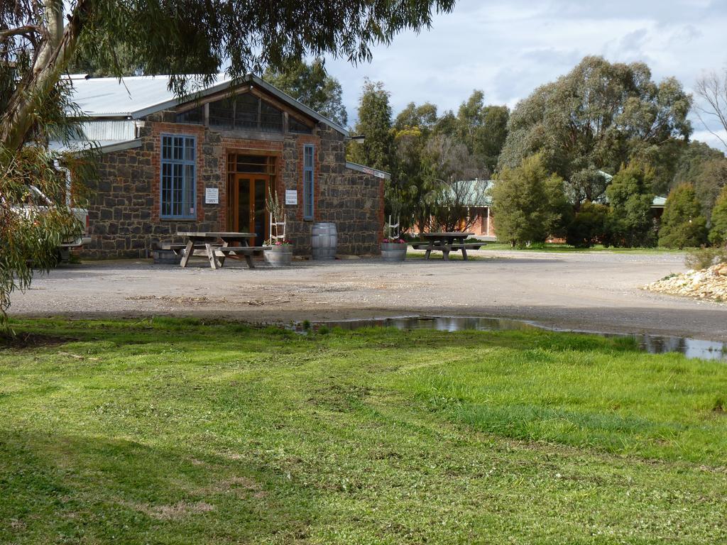 Summerfield Winery And Accommodation Pyrenees Exterior foto